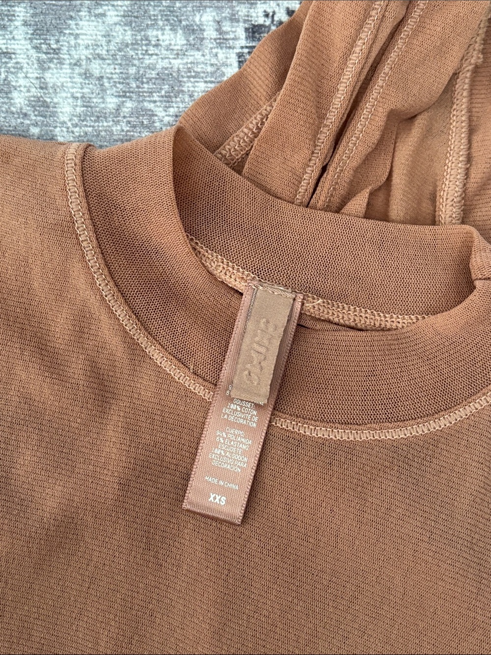 SKIMS SHEER SLEEVELESS CREWNECK BODYSUIT - Picture 6 of 6